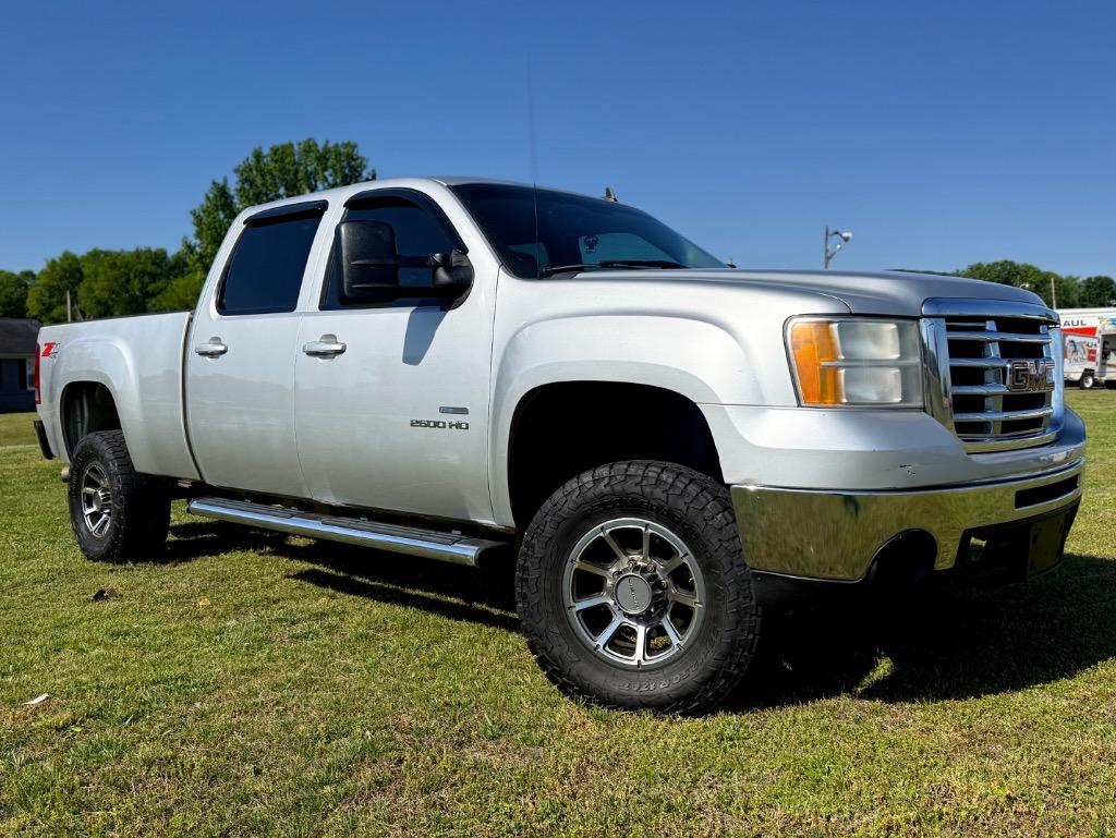 2010 GMC Sierra 4WD Crew Cab 6.5ft SLT's photo