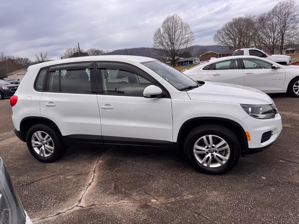 2014 Volkswagen Tiguan S - Photo 7